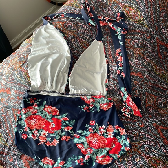 Cocoship XL Floral One Piece Backless Swimsuit with Long Ties - Picture 4 of 7